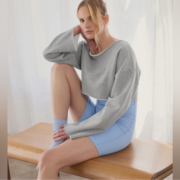ALO Cropped Barre Shoulder Coverup🩰🩶 - Picture 1 of 4